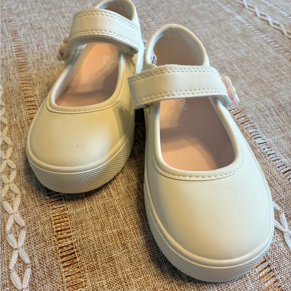 OshKosh B'gosh Mary Jane style shoes